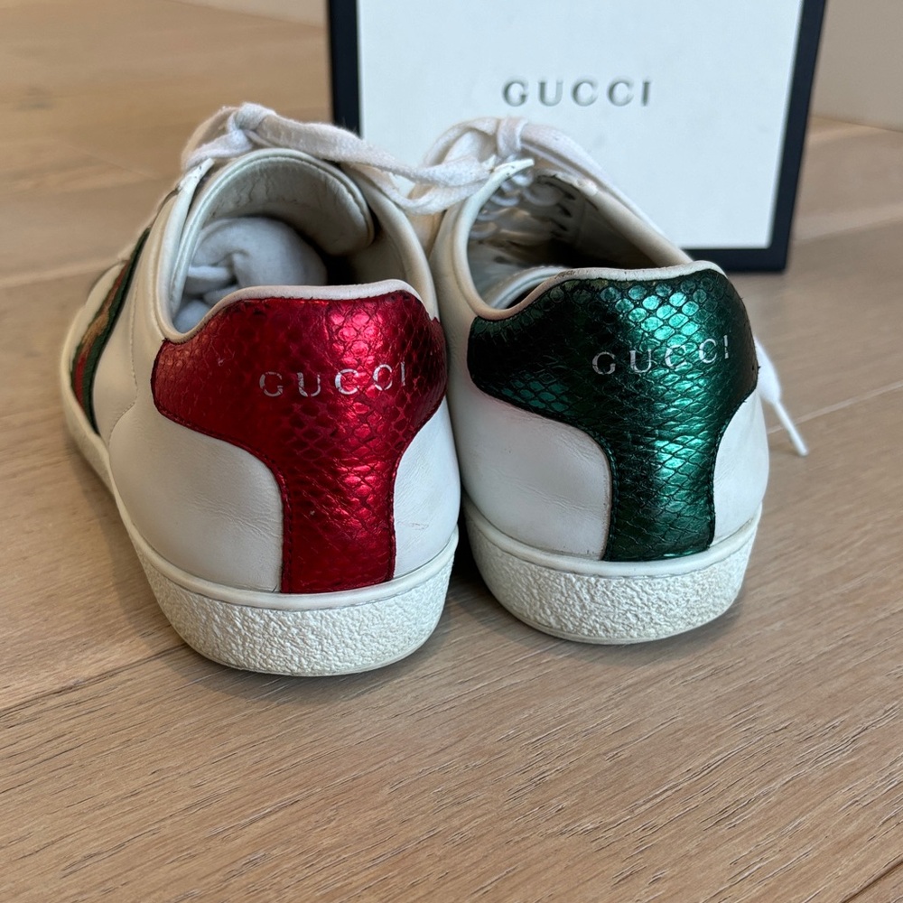 Gucci ACE Women's White Sneakers with Red and Green Details - Picture 6 of 11